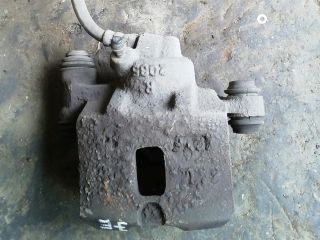 bontott DAIHATSU CHARADE Jobb első Féknyereg Munkahengerrel