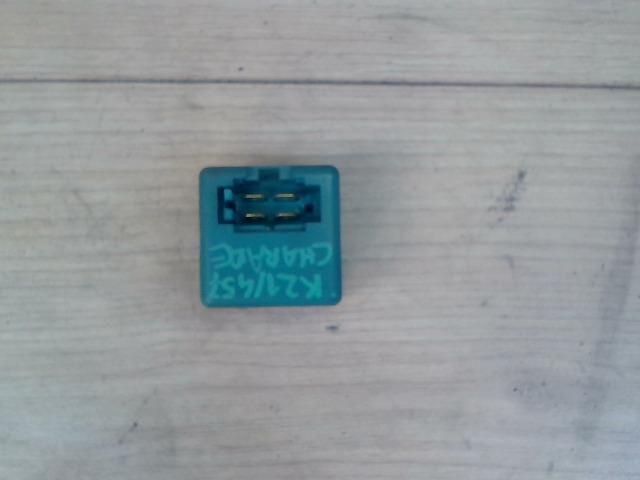 bontott DAIHATSU CHARADE Ablaktörlő Relé