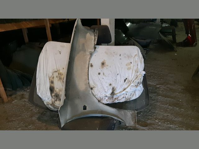 bontott DAIHATSU CHARADE Bal első Sárvédő