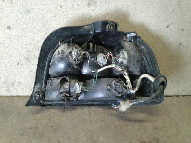 bontott DAIHATSU CHARADE Bal Hátsó Lámpa