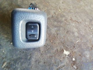 bontott DAIHATSU CHARADE Jobb első Ablakemelő Kapcsoló