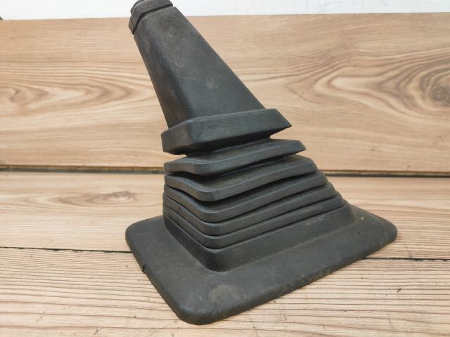 bontott DAIHATSU CHARADE Váltószoknya