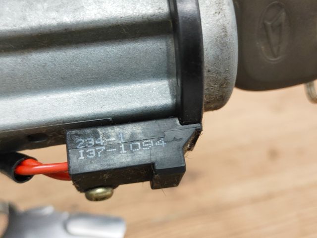 bontott DAIHATSU CUORE Gyújtáskapcsoló Házzal