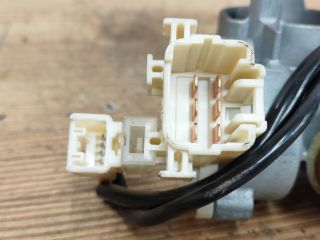 bontott DAIHATSU CUORE Gyújtáskapcsoló Házzal