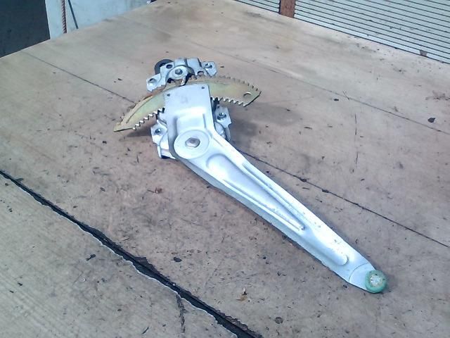 bontott DAIHATSU CUORE Bal hátsó Ablakemelő Szerkezet (Mechanikus)