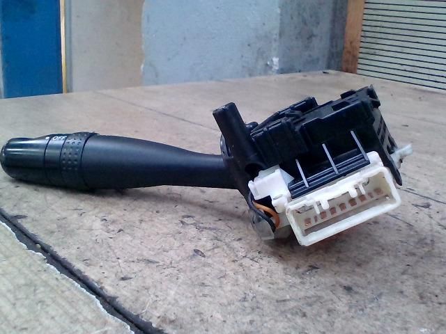 bontott DAIHATSU CUORE Bal Kormánykapcsoló Irányjelző