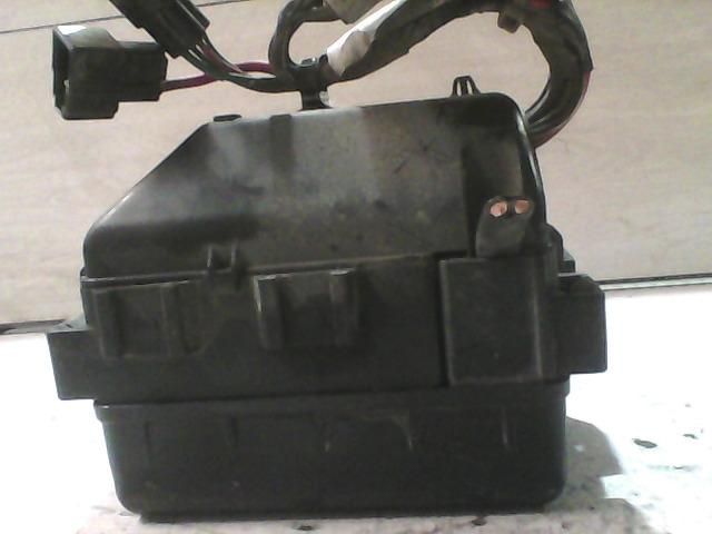 bontott DAIHATSU CUORE Biztosítéktábla Motortér