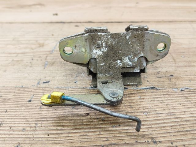 bontott DAIHATSU CUORE Csomagtérajtó Zárszerkezet