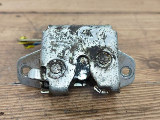 bontott DAIHATSU CUORE Csomagtérajtó Zárszerkezet