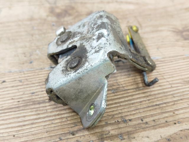 bontott DAIHATSU CUORE Csomagtérajtó Zárszerkezet