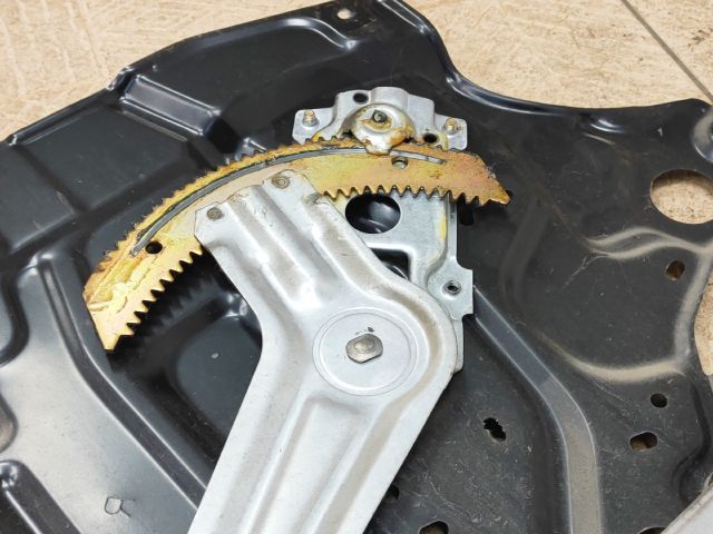 bontott DAIHATSU CUORE Jobb első Ablakemelő Szerkezet (Mechanikus)