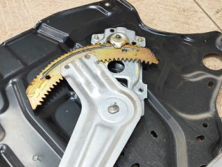 bontott DAIHATSU CUORE Jobb első Ablakemelő Szerkezet (Mechanikus)