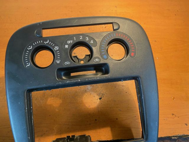 bontott DAIHATSU CUORE Középkonzol Keret