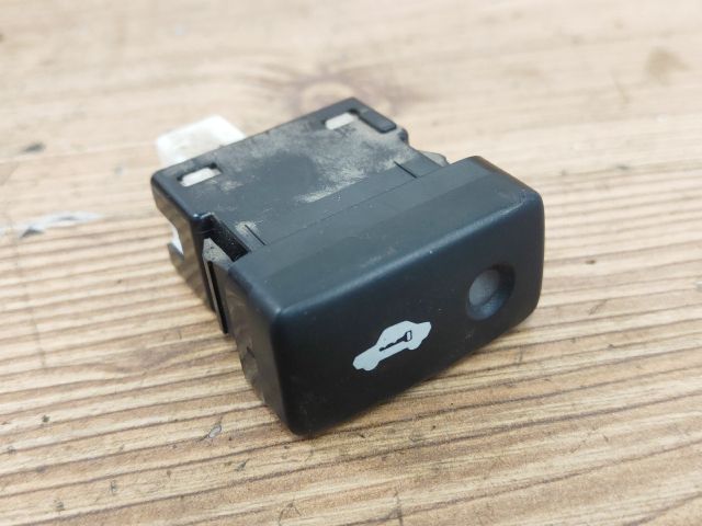 bontott DAIHATSU CUORE Központizár Kapcsoló