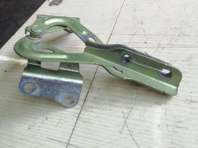 bontott DAIHATSU CUORE Motorháztető Zsanér Pár