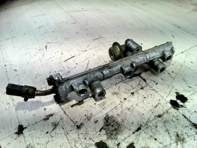 bontott DAIHATSU CUORE Porlasztó Sor / Híd