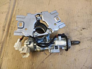 bontott DAIHATSU MATERIA Gyújtáskapcsoló Házzal