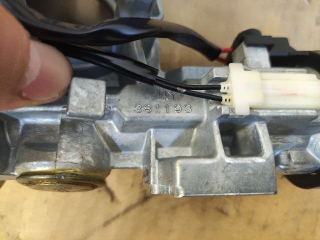 bontott DAIHATSU MATERIA Gyújtáskapcsoló Házzal