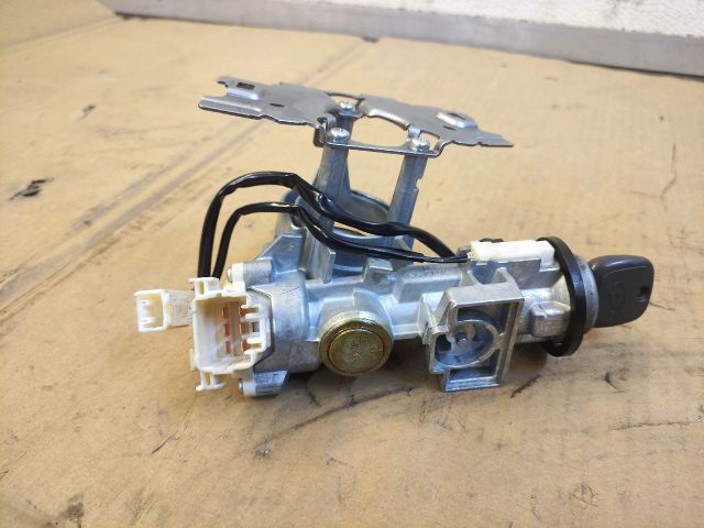 bontott DAIHATSU MATERIA Gyújtáskapcsoló Házzal