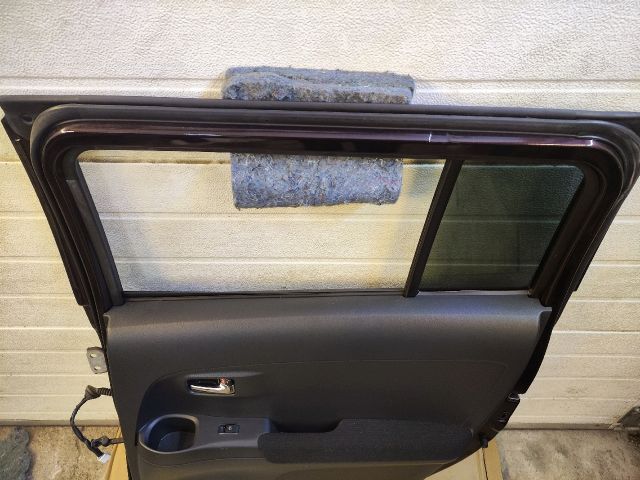 bontott DAIHATSU MATERIA Jobb hátsó Ajtó (Részeivel)