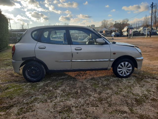 bontott DAIHATSU SIRION Homlokfal (Üres lemez)