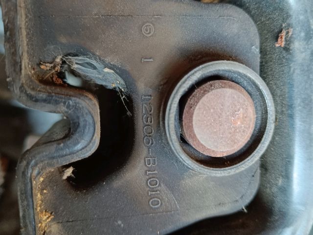 bontott DAIHATSU SIRION Motor Tartó Bak (Fém)