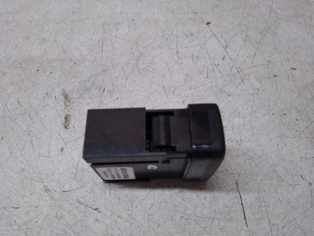 bontott DAIHATSU SIRION AUX Csatlakozó