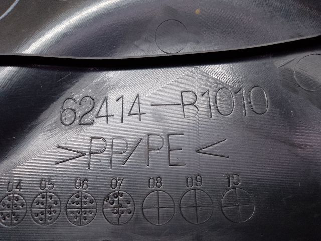 bontott DAIHATSU SIRION Bal B Oszlop Burkolat