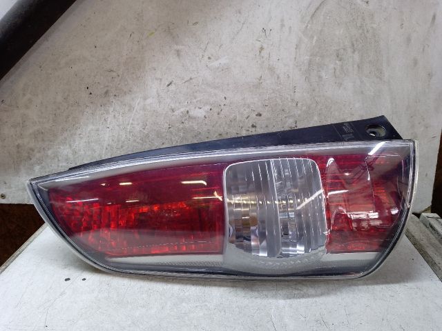 bontott DAIHATSU SIRION Bal Hátsó Lámpa