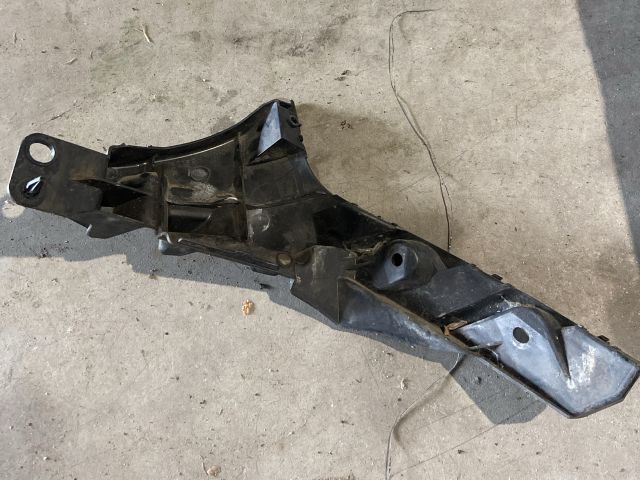 bontott DAIHATSU SIRION Bal hátsó Oldal Lökhárító Tartó (Műanyag)