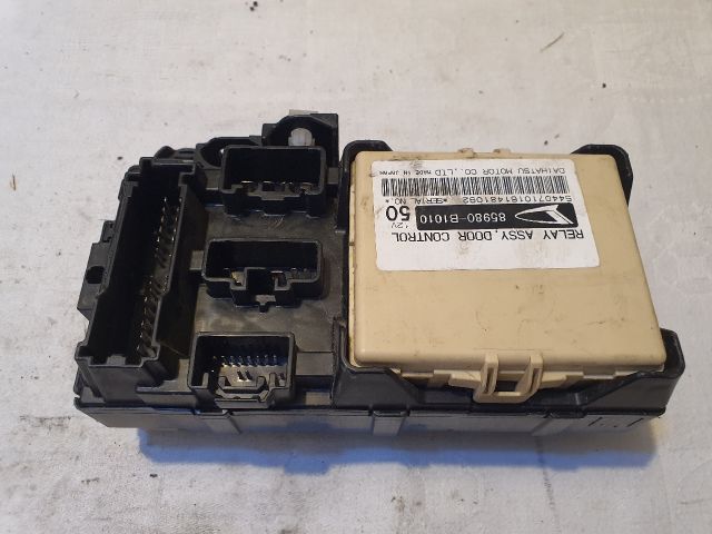 bontott DAIHATSU SIRION Biztosítéktábla Utastér