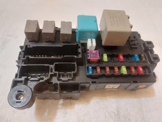 bontott DAIHATSU SIRION Biztosítéktábla Utastér