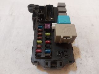 bontott DAIHATSU SIRION Biztosítéktábla Utastér