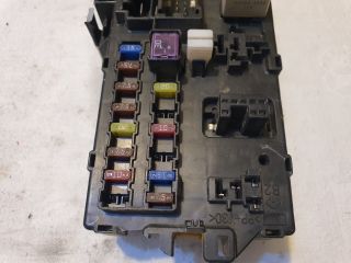 bontott DAIHATSU SIRION Biztosítéktábla Utastér