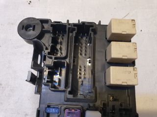 bontott DAIHATSU SIRION Biztosítéktábla Utastér