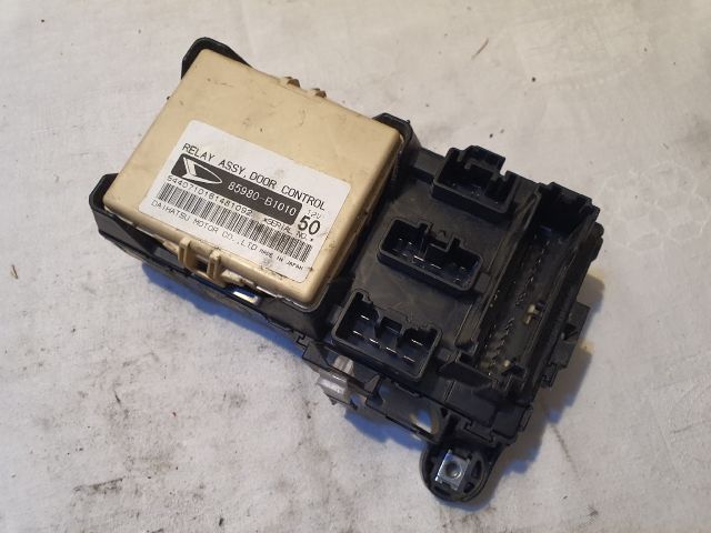 bontott DAIHATSU SIRION Biztosítéktábla Utastér