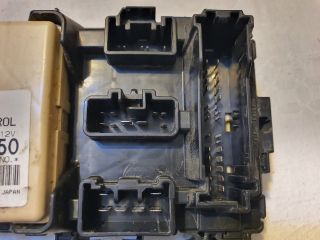 bontott DAIHATSU SIRION Biztosítéktábla Utastér