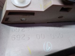 bontott DAIHATSU SIRION Csomagtér Nyitó Kar / Gomb