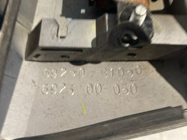 bontott DAIHATSU SIRION Csomagtérajtó Kilincs