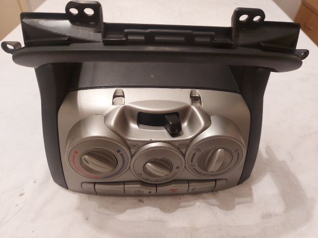 bontott DAIHATSU SIRION Fűtéskapcsoló (Nem klímás)