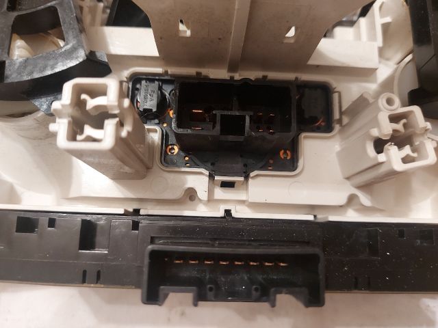 bontott DAIHATSU SIRION Fűtéskapcsoló (Nem klímás)