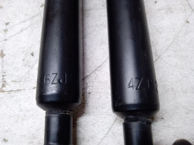 bontott DAIHATSU SIRION Gázrugós Kitámasztó Teleszkóp Pár Csomagtérajtó