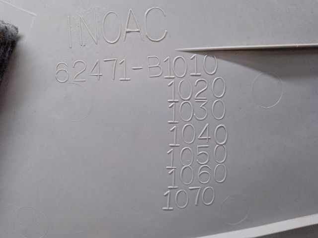 bontott DAIHATSU SIRION Jobb C Oszlop Burkolat