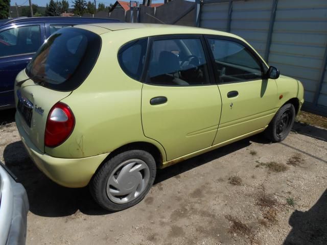 bontott DAIHATSU SIRION Jobb első Sárvédő Irányjelző