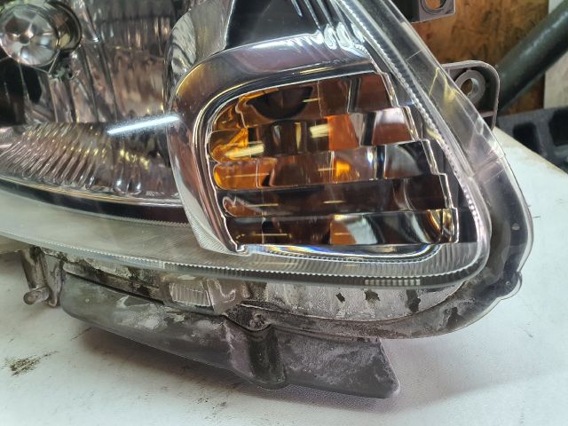 bontott DAIHATSU SIRION Jobb Fényszóró