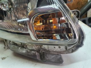 bontott DAIHATSU SIRION Jobb Fényszóró