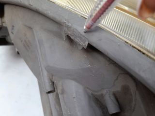 bontott DAIHATSU SIRION Jobb Fényszóró