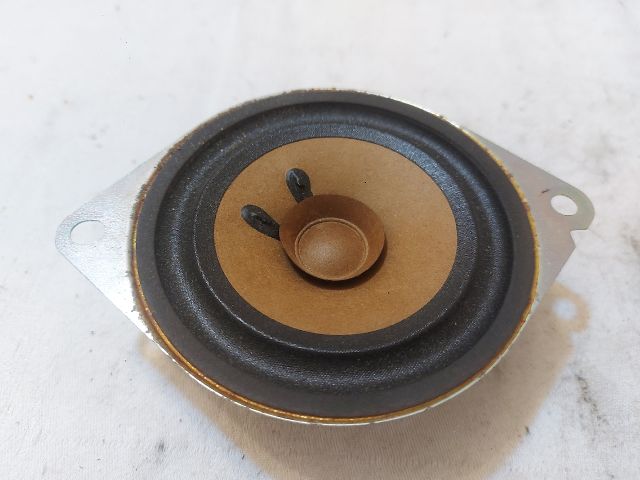 bontott DAIHATSU SIRION Jobb Műszerfal Hangszóró