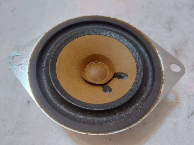 bontott DAIHATSU SIRION Jobb Műszerfal Hangszóró