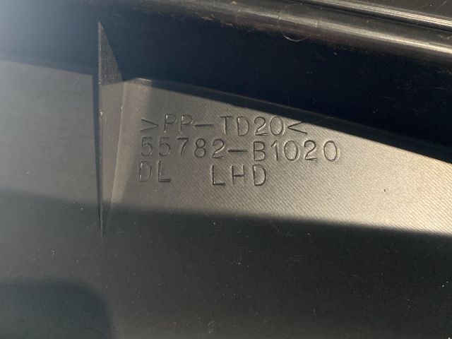 bontott DAIHATSU SIRION Szélvédő Alatti Műanyag Elem